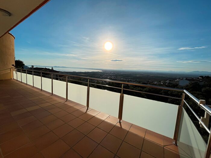 Casa en venta en Nord, Roses de 3 habitaciones