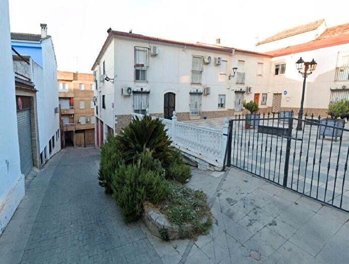 Casas en venta y pisos alquiler - 2
