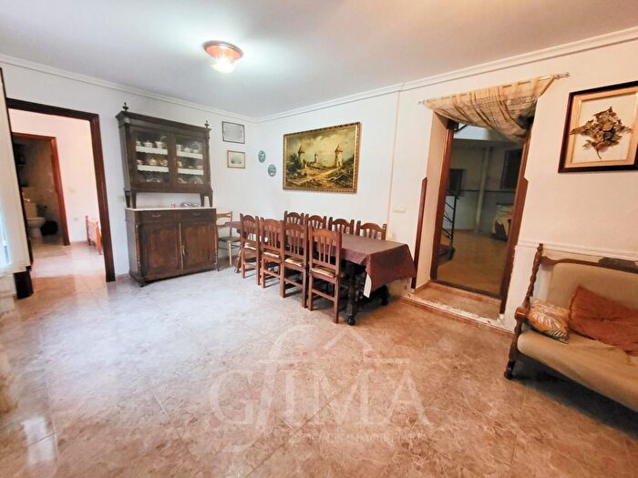 Casas en venta y pisos alquiler - 2