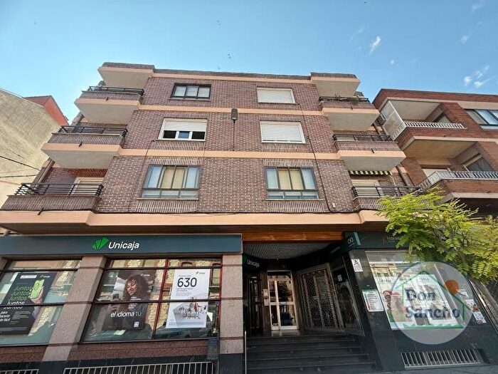 Casas en venta y pisos alquiler - 1