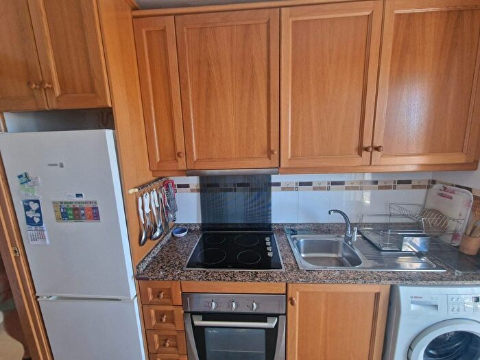 Casas en venta y pisos alquiler - 2