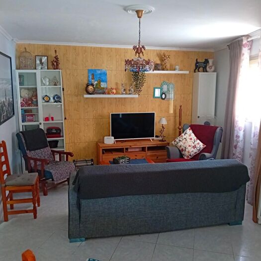 Casas en venta y pisos alquiler - 2