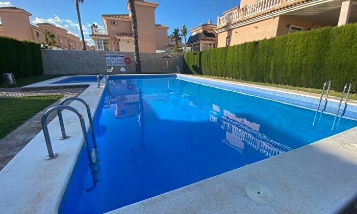 Casas en venta y pisos alquiler - 3