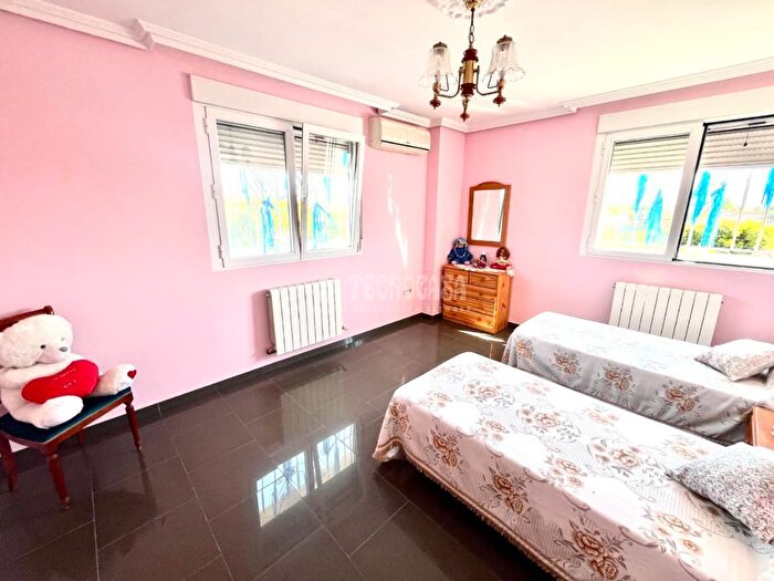 Casas en venta y pisos alquiler - 3