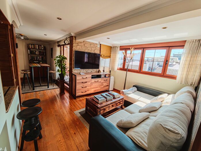 Casas en venta y pisos alquiler - 3