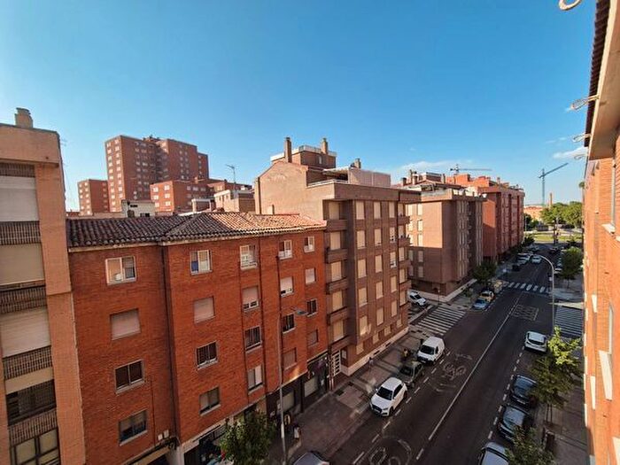 Casas en venta y pisos alquiler - 1