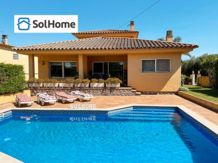 Casa en venta en Bellcaire dEmpordà, Girona de 4 habitaciones