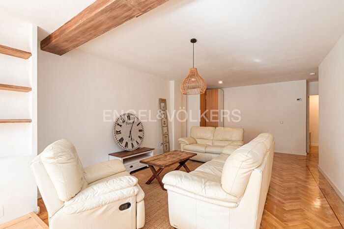 Casas en venta y pisos alquiler - 1