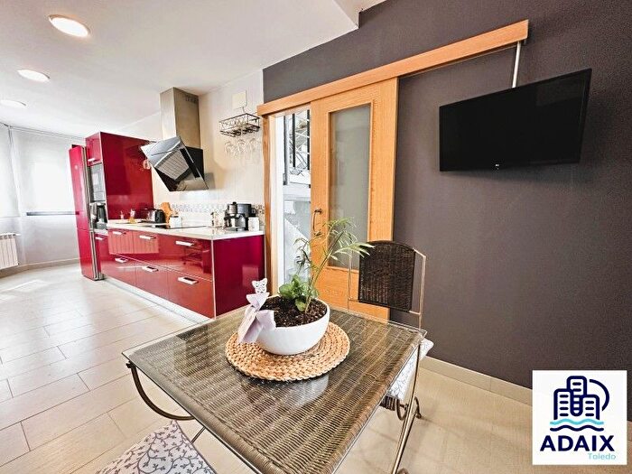 Casas en venta y pisos alquiler - 3