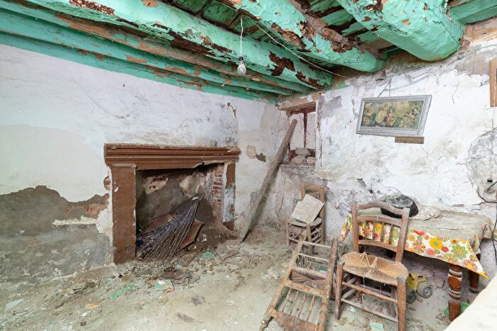 Casas en venta y pisos alquiler - 3