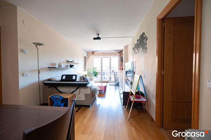 Casas en venta y pisos alquiler - 3