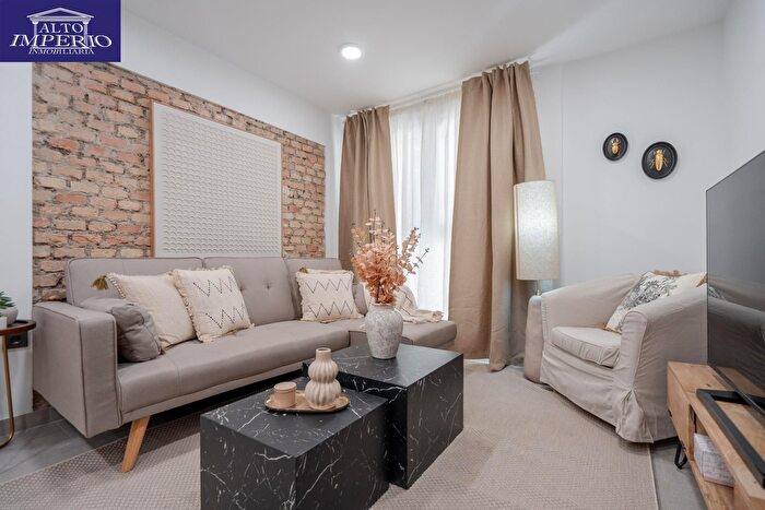 Casas en venta y pisos alquiler - 1