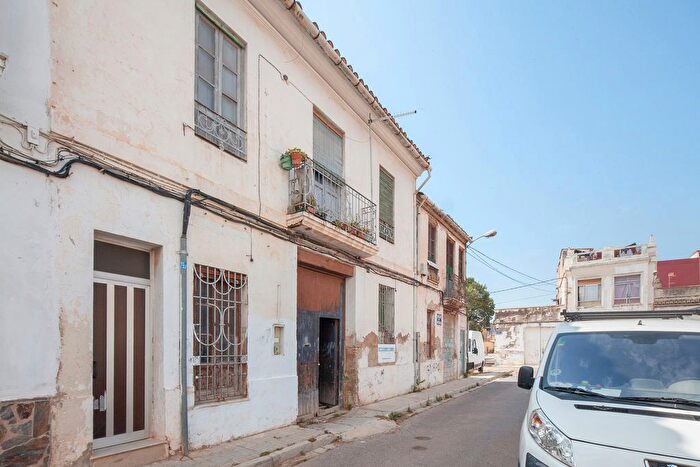 Casas en venta y pisos alquiler - 1