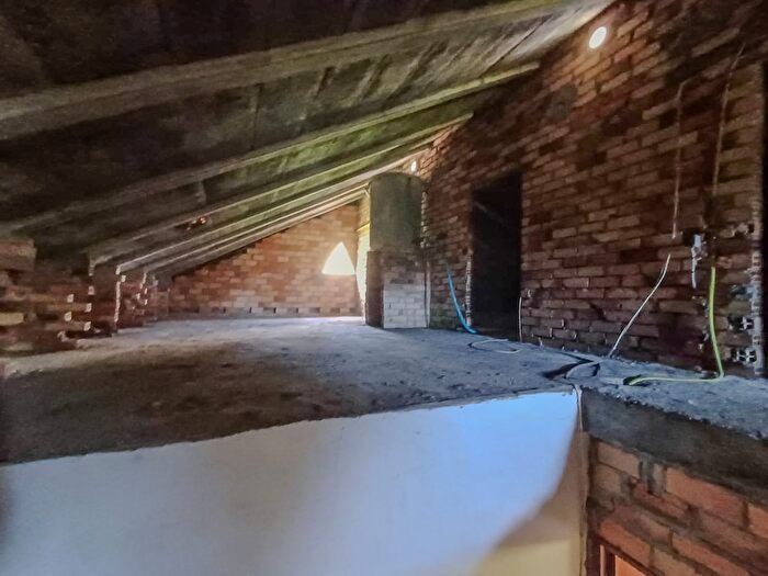 Casas en venta y pisos alquiler - 3