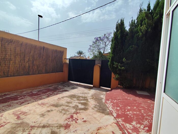 Casas en venta y pisos alquiler - 3