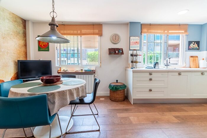 Casas en venta y pisos alquiler - 2