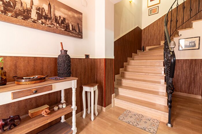 Casas en venta y pisos alquiler - 3