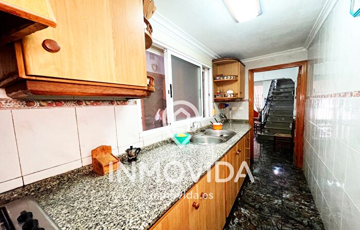 Casas en venta y pisos alquiler - 3