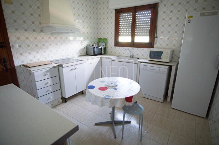 Casas en venta y pisos alquiler - 3