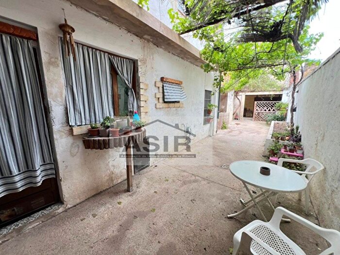 Casas en venta y pisos alquiler - 1
