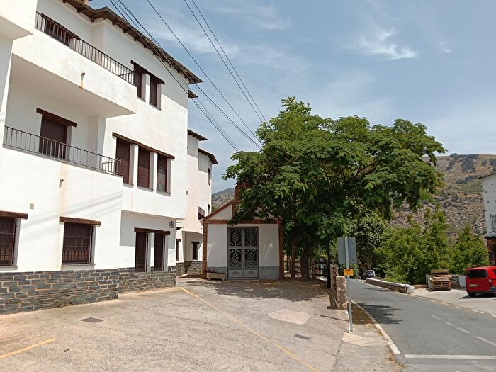 Piso en venta en Alpujarra de la Sierra, Granada de 2 habitaciones