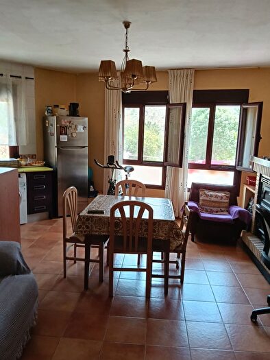Casas en venta y pisos alquiler - 2