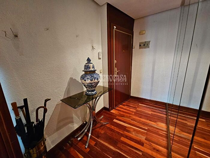 Casas en venta y pisos alquiler - 3