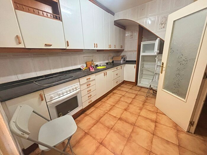 Casas en venta y pisos alquiler - 2