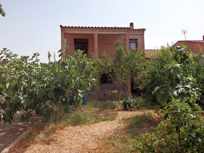 Casas en venta y pisos alquiler - 1