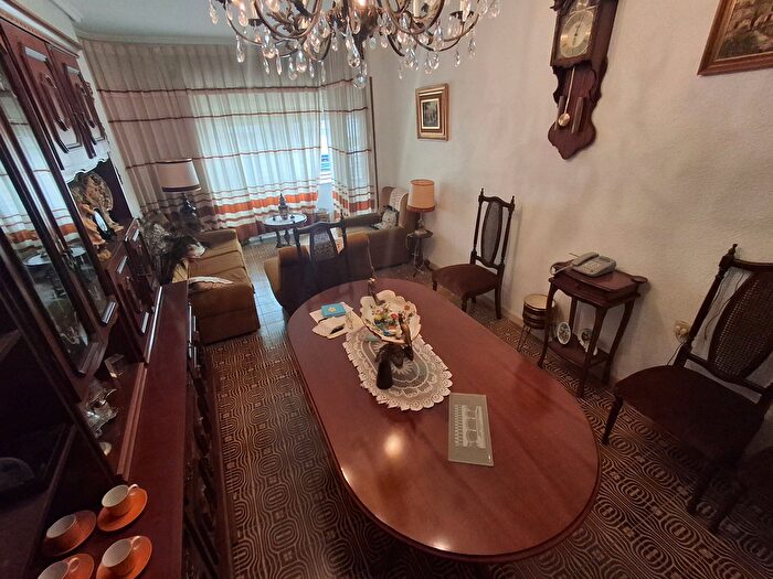 Casas en venta y pisos alquiler - 3