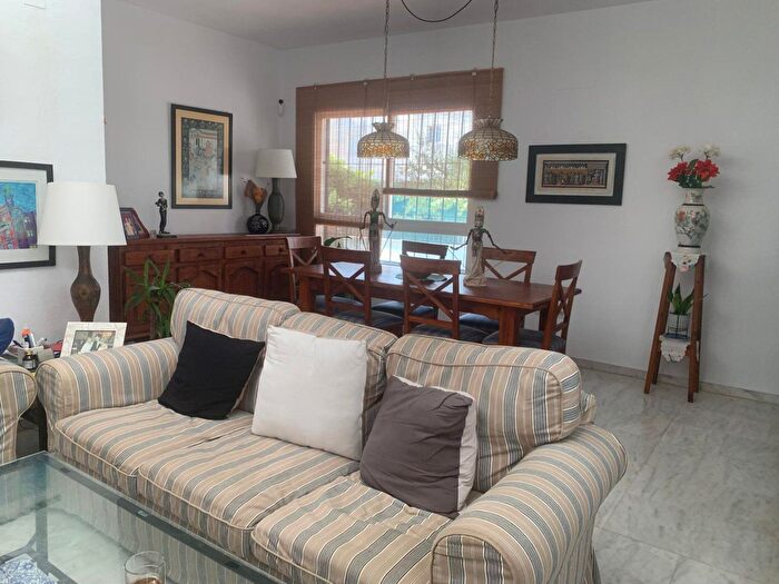 Casa en venta en Valencina de la Concepción, Sevilla de 4 habitaciones