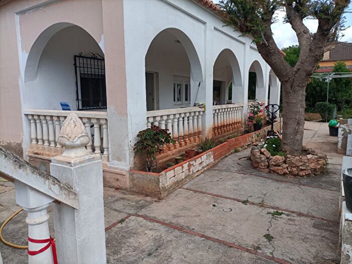Casa en venta en Urbanizaciones, Llíria de 4 habitaciones