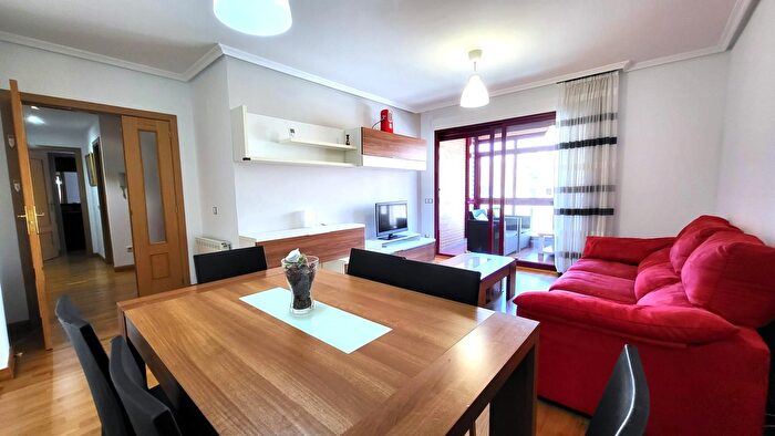 Casas en venta y pisos alquiler - 3