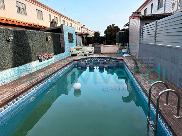Casas en venta y pisos alquiler - 1