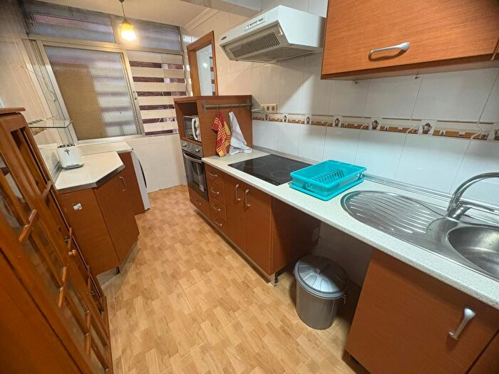 Casas en venta y pisos alquiler - 3