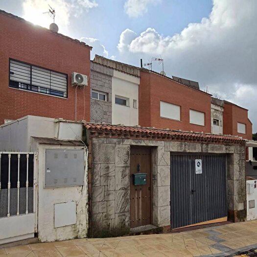 Casas en venta y pisos alquiler - 1