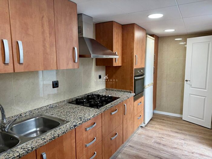 Casas en venta y pisos alquiler - 1
