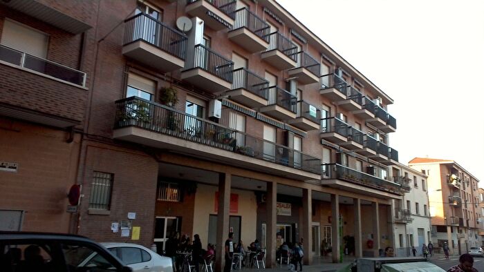 Casas en venta y pisos alquiler - 1