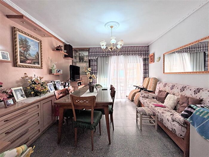 Casas en venta y pisos alquiler - 1
