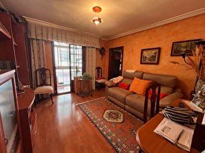 Piso en venta en Pajarillos Bajos, Valladolid Capital de 3 habitaciones