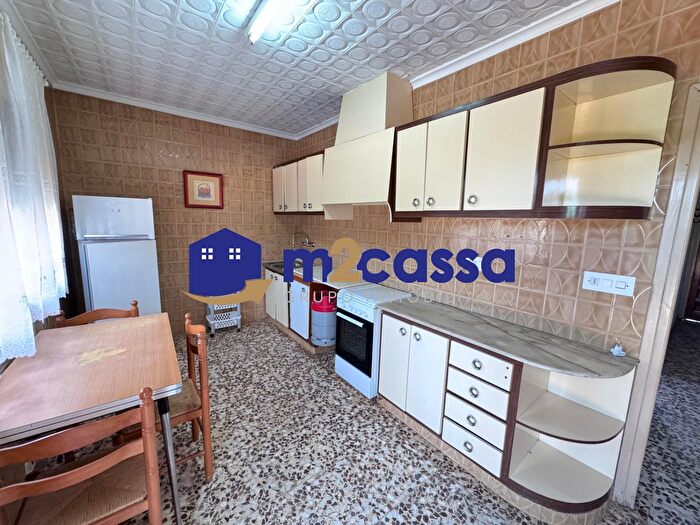 Casas en venta y pisos alquiler - 3