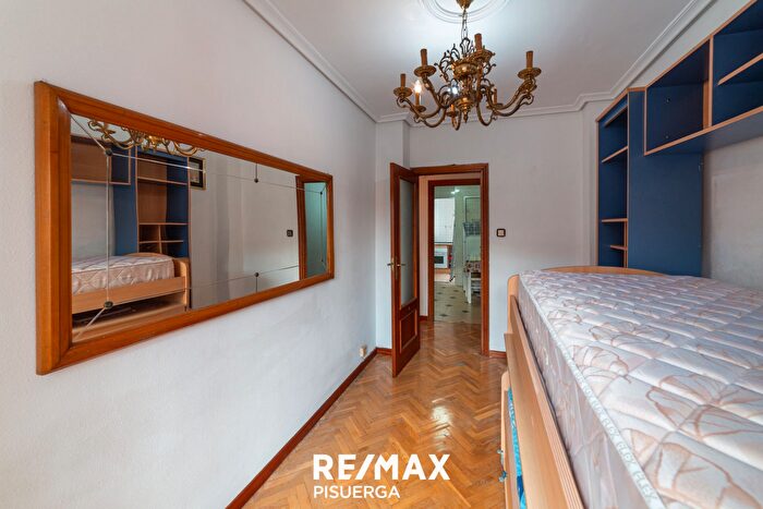 Casas en venta y pisos alquiler - 3