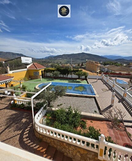 Casas en venta y pisos alquiler - 1