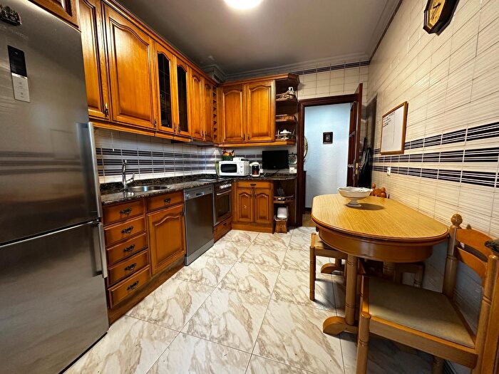 Casas en venta y pisos alquiler - 1