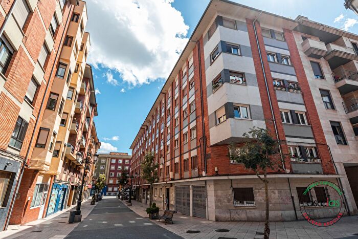 Casas en venta y pisos alquiler - 1