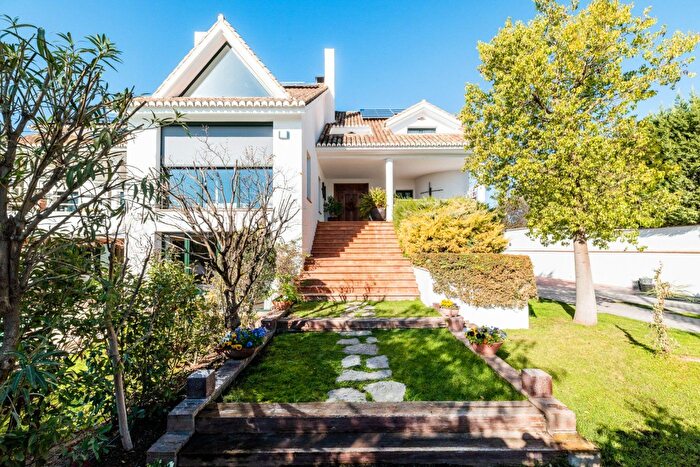Casa en venta en Albolote, Granada de 5 habitaciones