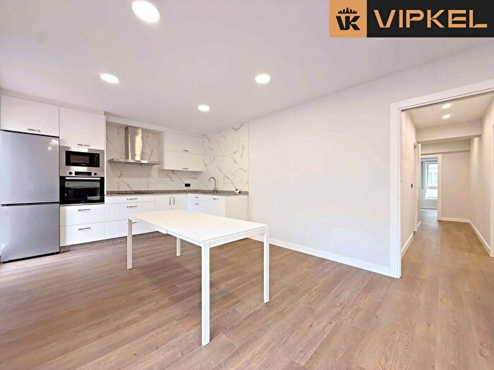 Casas en venta y pisos alquiler - 1