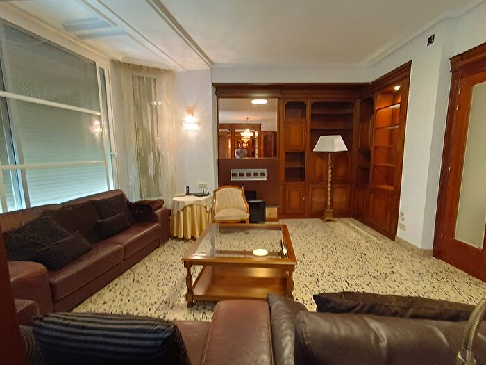 Casas en venta y pisos alquiler - 2