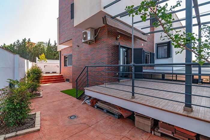 Casas en venta y pisos alquiler - 3
