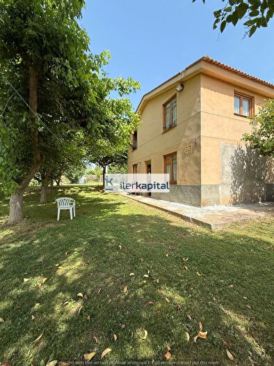 Casa en venta en Rosselló, Lleida de 2 habitaciones